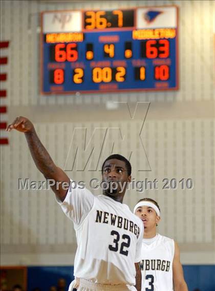 Thumbnail 3 in Newburgh Free Academy vs. Middletown (Section 9 Class AA Final) photogallery.