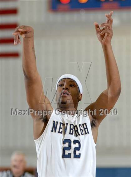 Thumbnail 3 in Newburgh Free Academy vs. Middletown (Section 9 Class AA Final) photogallery.
