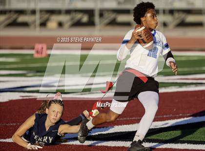 Thumbnail 2 in Perry @ Chandler photogallery.