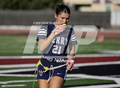 Thumbnail 2 in Perry @ Chandler photogallery.