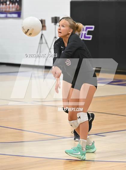 Thumbnail 2 in Northwest Christian vs. Payson photogallery.