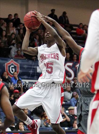 Thumbnail 3 in Salesian vs. St. Mary's photogallery.