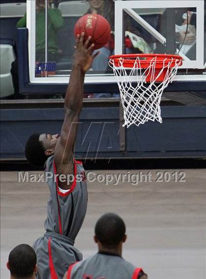 Thumbnail 3 in Salesian vs. St. Mary's photogallery.