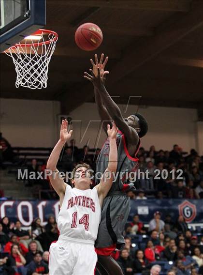 Thumbnail 3 in Salesian vs. St. Mary's photogallery.