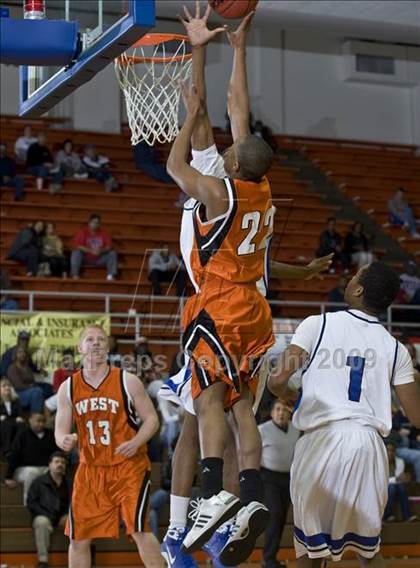 Thumbnail 1 in North Crowley vs. West (Whataburger Basketball Tournament) photogallery.