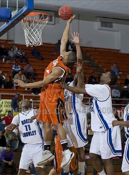 Thumbnail 1 in North Crowley vs. West (Whataburger Basketball Tournament) photogallery.
