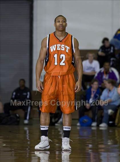 Thumbnail 2 in North Crowley vs. West (Whataburger Basketball Tournament) photogallery.