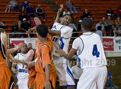 Thumbnail 3 in North Crowley vs. West (Whataburger Basketball Tournament) photogallery.