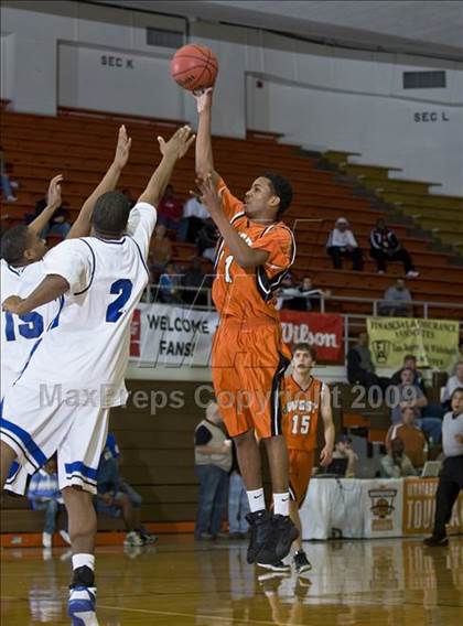 Thumbnail 1 in North Crowley vs. West (Whataburger Basketball Tournament) photogallery.