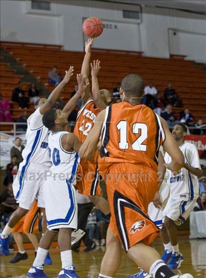 Thumbnail 3 in North Crowley vs. West (Whataburger Basketball Tournament) photogallery.