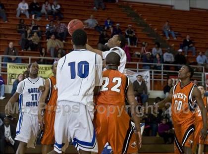 Thumbnail 1 in North Crowley vs. West (Whataburger Basketball Tournament) photogallery.