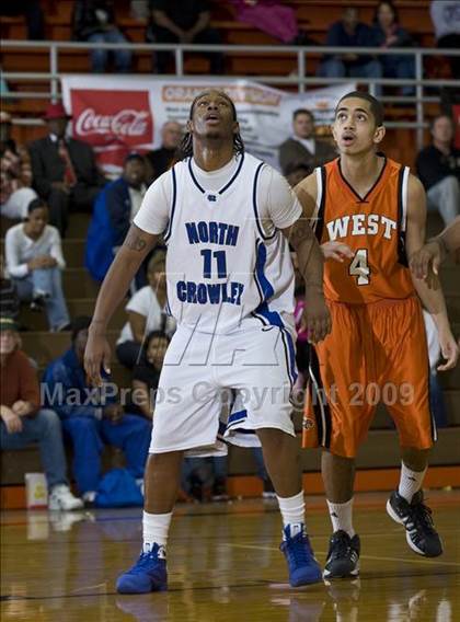 Thumbnail 2 in North Crowley vs. West (Whataburger Basketball Tournament) photogallery.
