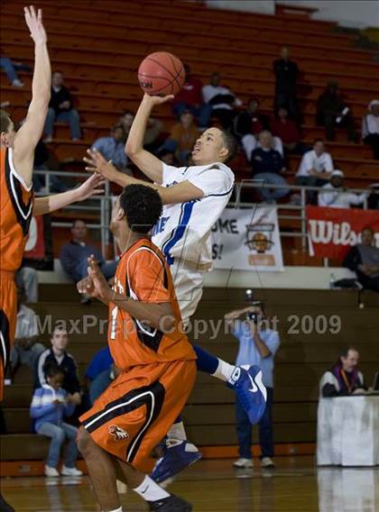Thumbnail 1 in North Crowley vs. West (Whataburger Basketball Tournament) photogallery.