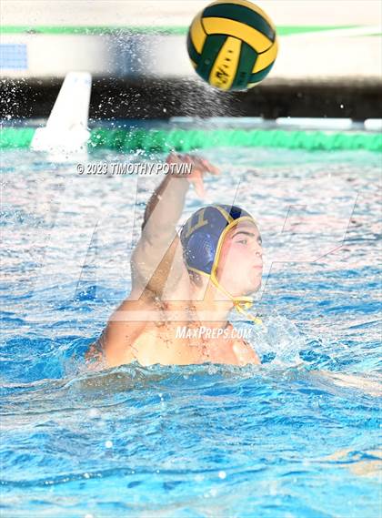 Thumbnail 3 in El Segundo vs Canyon (CIF SS Division 3) photogallery.