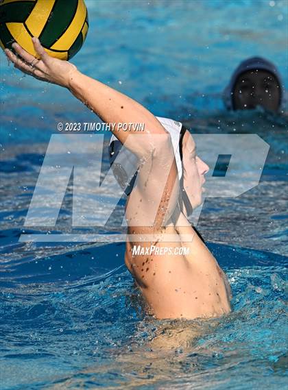 Thumbnail 2 in El Segundo vs Canyon (CIF SS Division 3) photogallery.