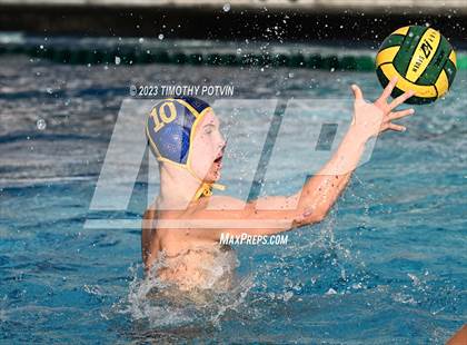 Thumbnail 2 in El Segundo vs Canyon (CIF SS Division 3) photogallery.
