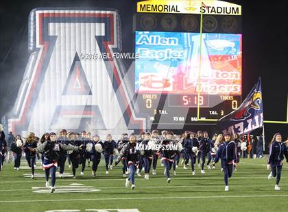 Thumbnail 3 in Allen vs. Belton (UIL 6A Area Playoff) photogallery.