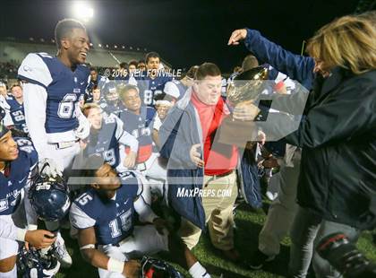 Thumbnail 2 in Allen vs. Belton (UIL 6A Area Playoff) photogallery.