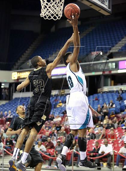 Thumbnail 2 in Sheldon vs Bethel (CIF SJS D1 Semifinal) photogallery.