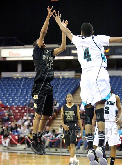 Thumbnail 3 in Sheldon vs Bethel (CIF SJS D1 Semifinal) photogallery.