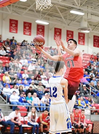 Thumbnail 2 in Lipan vs Strawn (UIL 1A Regional Quarter Finals) photogallery.