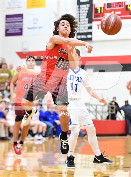 Thumbnail 2 in Lipan vs Strawn (UIL 1A Regional Quarter Finals) photogallery.