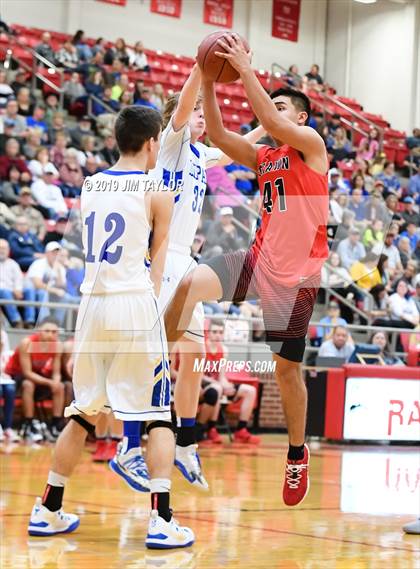 Thumbnail 3 in Lipan vs Strawn (UIL 1A Regional Quarter Finals) photogallery.