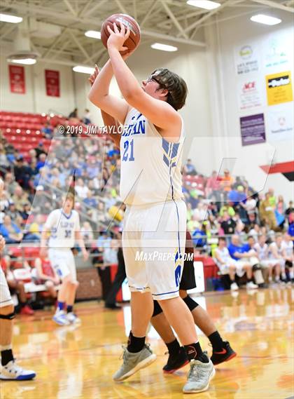 Thumbnail 3 in Lipan vs Strawn (UIL 1A Regional Quarter Finals) photogallery.