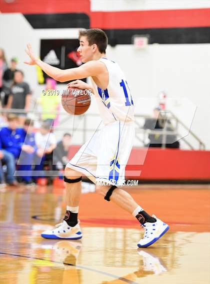 Thumbnail 3 in Lipan vs Strawn (UIL 1A Regional Quarter Finals) photogallery.