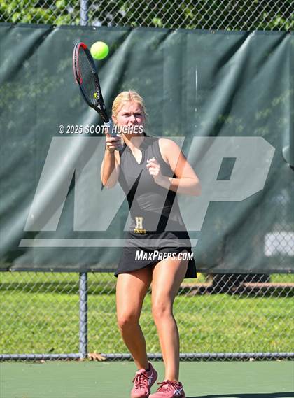 Thumbnail 1 in Hendersonville vs Green Hill (District 9AA Team) photogallery.