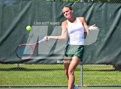 Thumbnail 2 in Hendersonville vs Green Hill (District 9AA Team) photogallery.