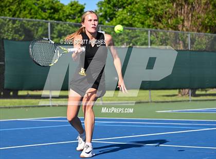 Thumbnail 2 in Hendersonville vs Green Hill (District 9AA Team) photogallery.