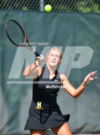 Thumbnail 2 in Hendersonville vs Green Hill (District 9AA Team) photogallery.