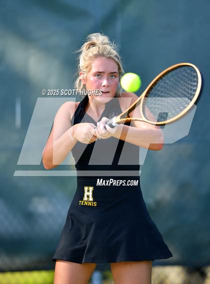 Thumbnail 3 in Hendersonville vs Green Hill (District 9AA Team) photogallery.