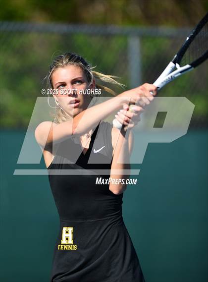 Thumbnail 3 in Hendersonville vs Green Hill (District 9AA Team) photogallery.