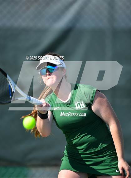 Thumbnail 1 in Hendersonville vs Green Hill (District 9AA Team) photogallery.
