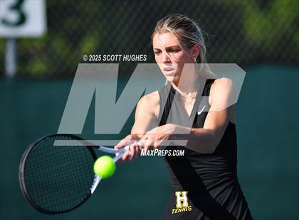 Thumbnail 3 in Hendersonville vs Green Hill (District 9AA Team) photogallery.