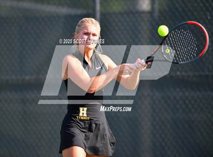 Thumbnail 2 in Hendersonville vs Green Hill (District 9AA Team) photogallery.