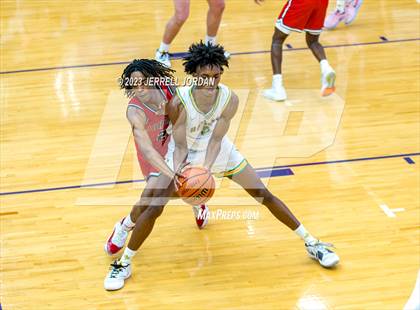 Thumbnail 1 in Richmond vs Jordan (John Wall Holiday Invitational) photogallery.