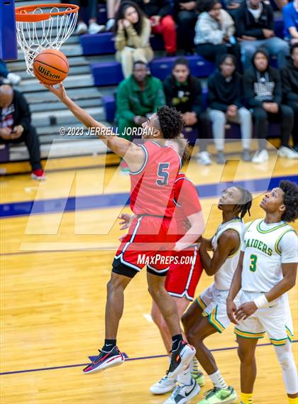 Thumbnail 3 in Richmond vs Jordan (John Wall Holiday Invitational) photogallery.