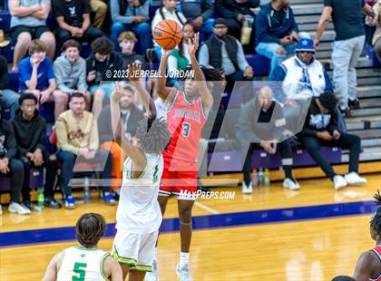 Thumbnail 1 in Richmond vs Jordan (John Wall Holiday Invitational) photogallery.