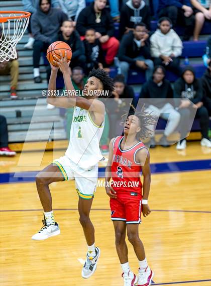 Thumbnail 2 in Richmond vs Jordan (John Wall Holiday Invitational) photogallery.