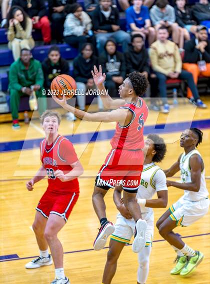 Thumbnail 3 in Richmond vs Jordan (John Wall Holiday Invitational) photogallery.