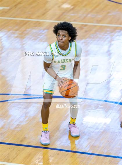Thumbnail 1 in Richmond vs Jordan (John Wall Holiday Invitational) photogallery.