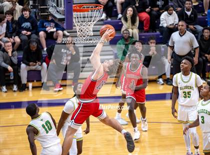 Thumbnail 1 in Richmond vs Jordan (John Wall Holiday Invitational) photogallery.