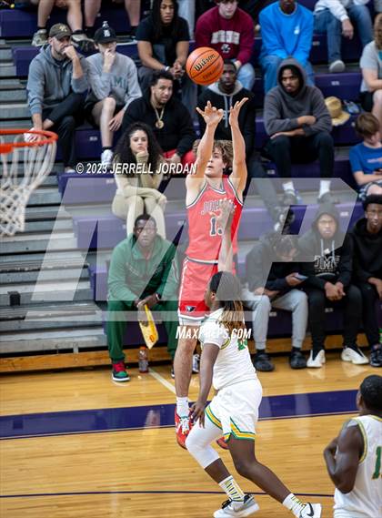 Thumbnail 1 in Richmond vs Jordan (John Wall Holiday Invitational) photogallery.