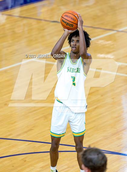 Thumbnail 2 in Richmond vs Jordan (John Wall Holiday Invitational) photogallery.