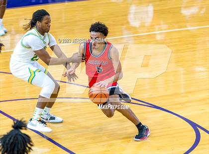 Thumbnail 2 in Richmond vs Jordan (John Wall Holiday Invitational) photogallery.