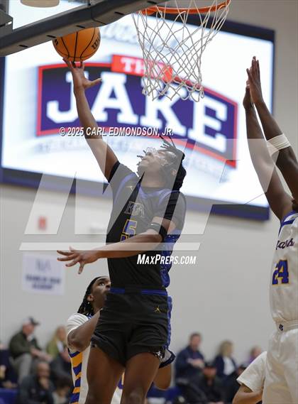 Thumbnail 1 in Goodpasture Christian vs. Battle Ground Academy photogallery.
