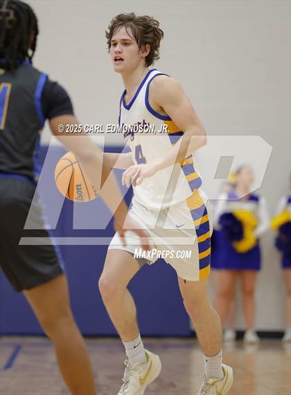 Thumbnail 1 in Goodpasture Christian vs. Battle Ground Academy photogallery.